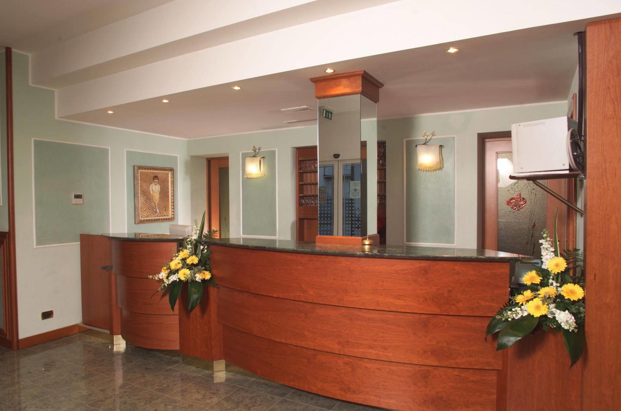 Mary Hotel